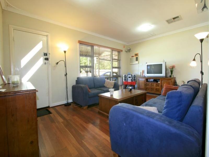 1 Kathleen Close, Maida Vale WA 6057