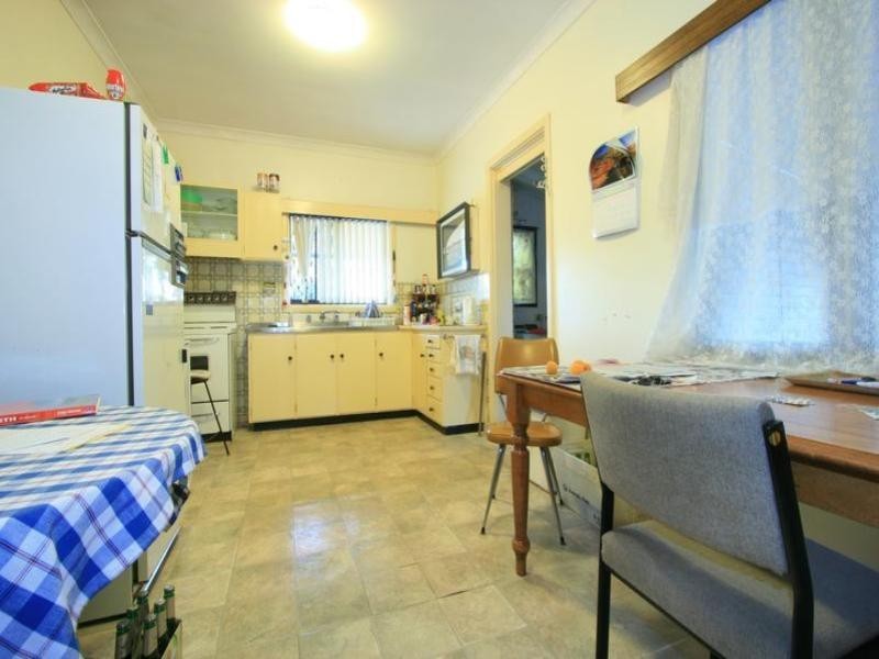 1 Kathleen Close, Maida Vale WA 6057