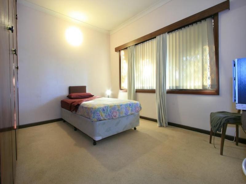 1 Kathleen Close, Maida Vale WA 6057