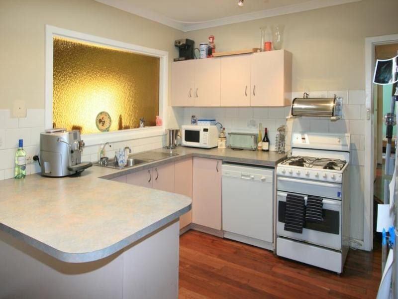 1 Kathleen Close, Maida Vale WA 6057