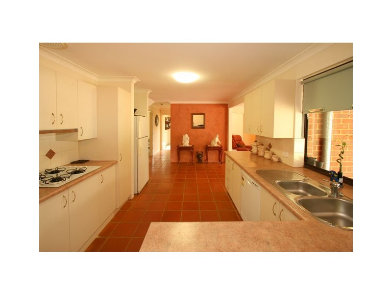 18 Hawkvalley Crescent, Maida Vale WA 6057