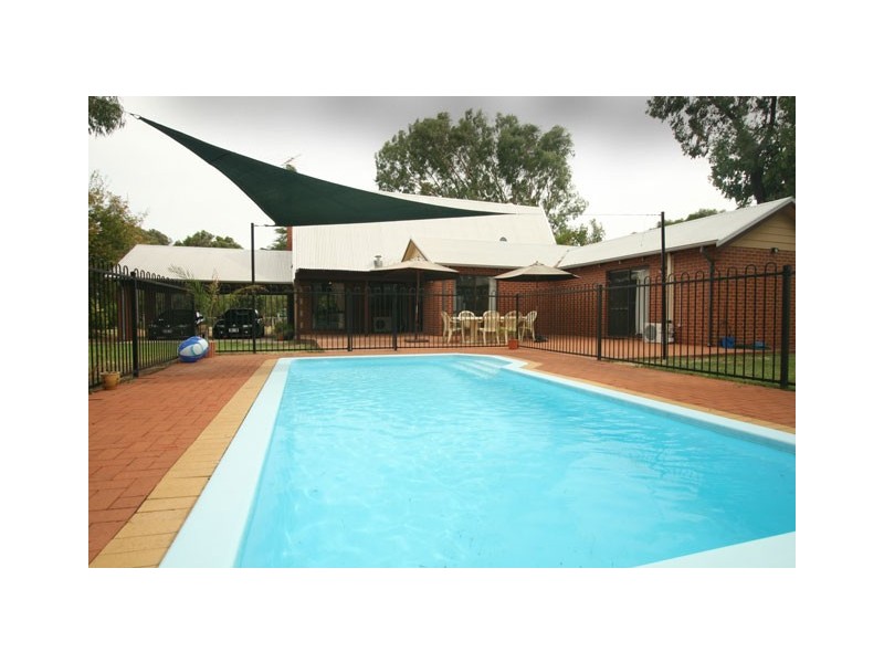 18 Hawkvalley Crescent, Maida Vale WA 6057