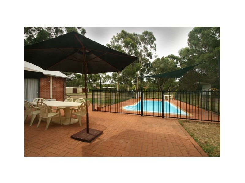 18 Hawkvalley Crescent, Maida Vale WA 6057