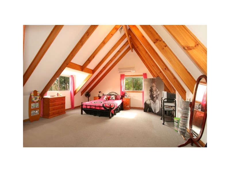 18 Hawkvalley Crescent, Maida Vale WA 6057