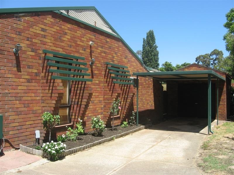 18 Karu Road, Kalamunda WA 6076