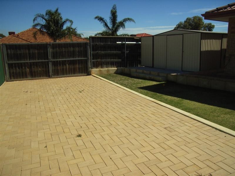 2 Beryl Close, Maida Vale WA 6057