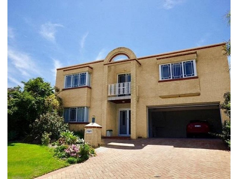 83 Cook Avenue, Hillarys WA 6025