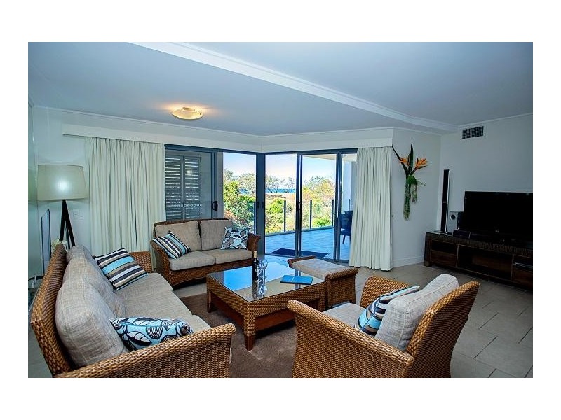 409/4 Beaches Village Circuit, Agnes Water QLD 4677