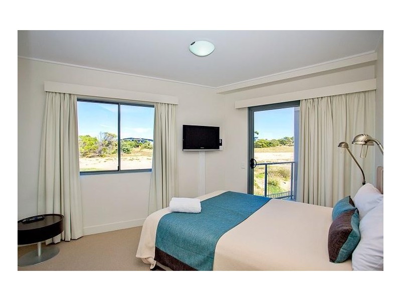 409/4 Beaches Village Circuit, Agnes Water QLD 4677