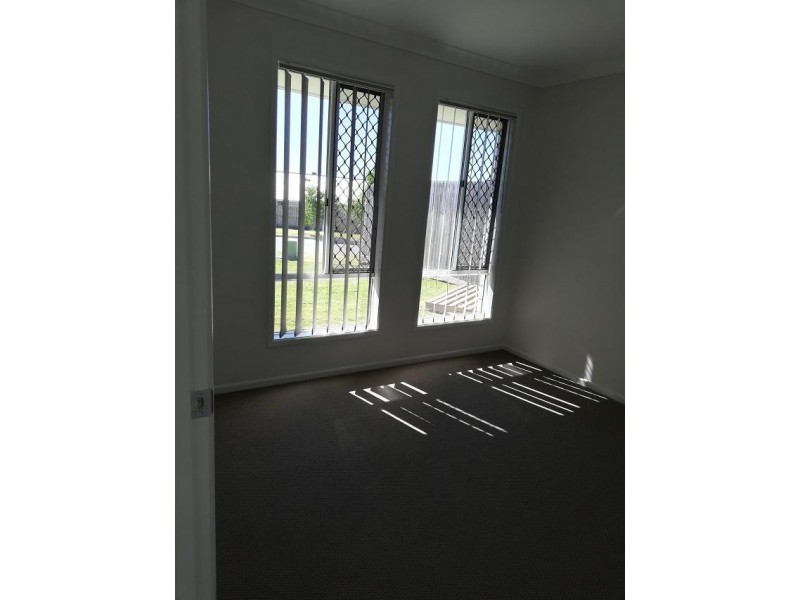 59 Woodrose Circuit, Pimpama QLD 4209