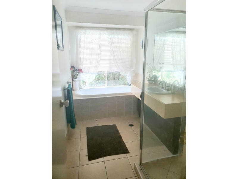 13 Walker Road, Gleneagle QLD 4285