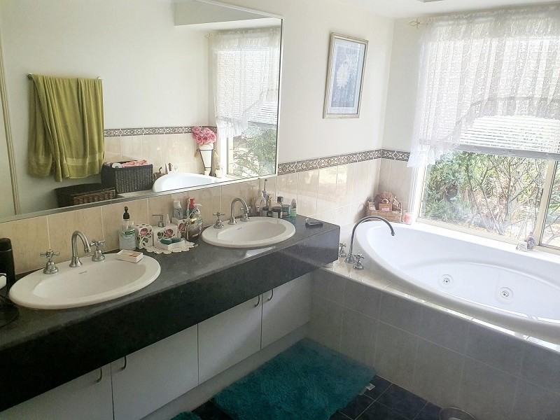 13 Walker Road, Gleneagle QLD 4285