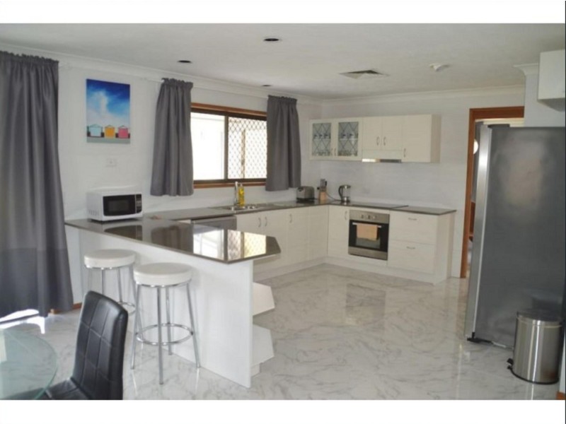 32 Runaway Bay Avenue, Runaway Bay QLD 4216