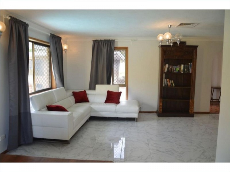 32 Runaway Bay Avenue, Runaway Bay QLD 4216