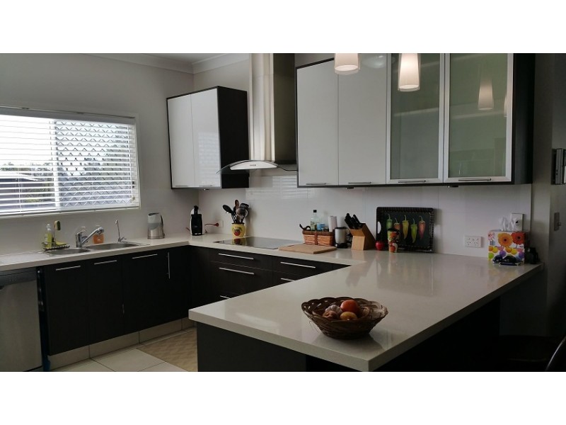 20 Angourie Crescent, Pacific Pines QLD 4211