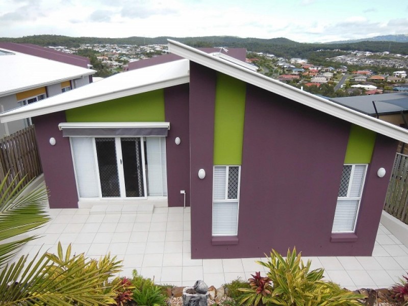 20 Angourie Crescent, Pacific Pines QLD 4211