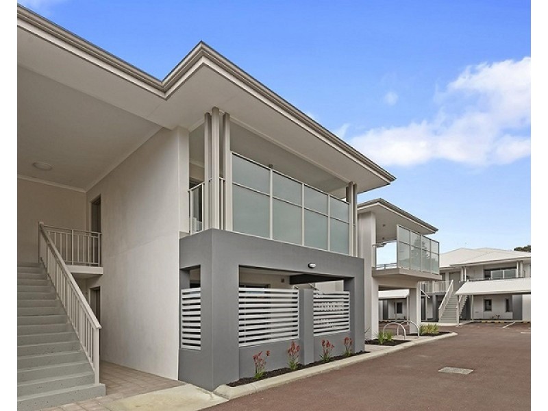 * Belgravia Street, Cloverdale WA 6105