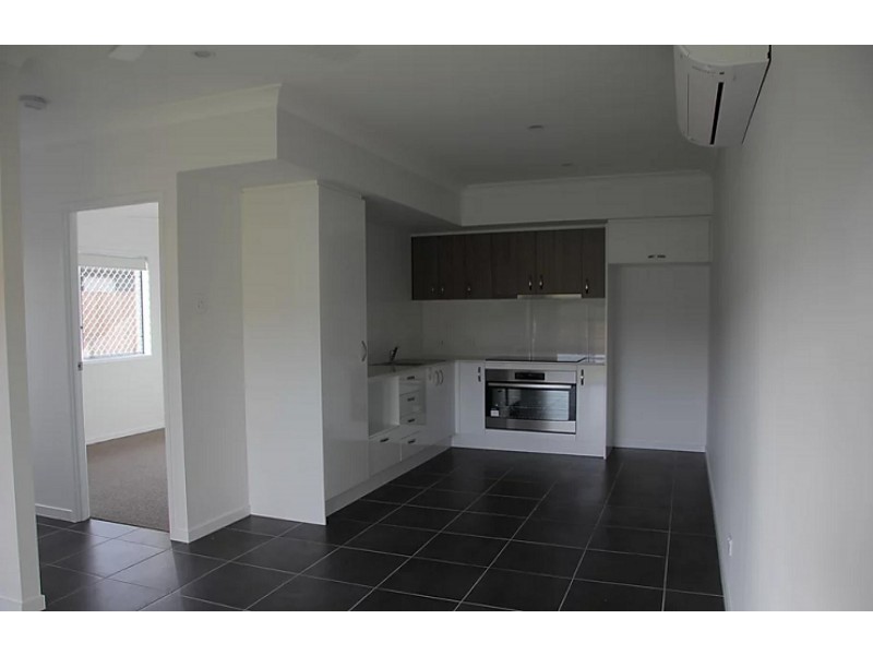 2/24 Arburry Crescent, Brassall QLD 4305