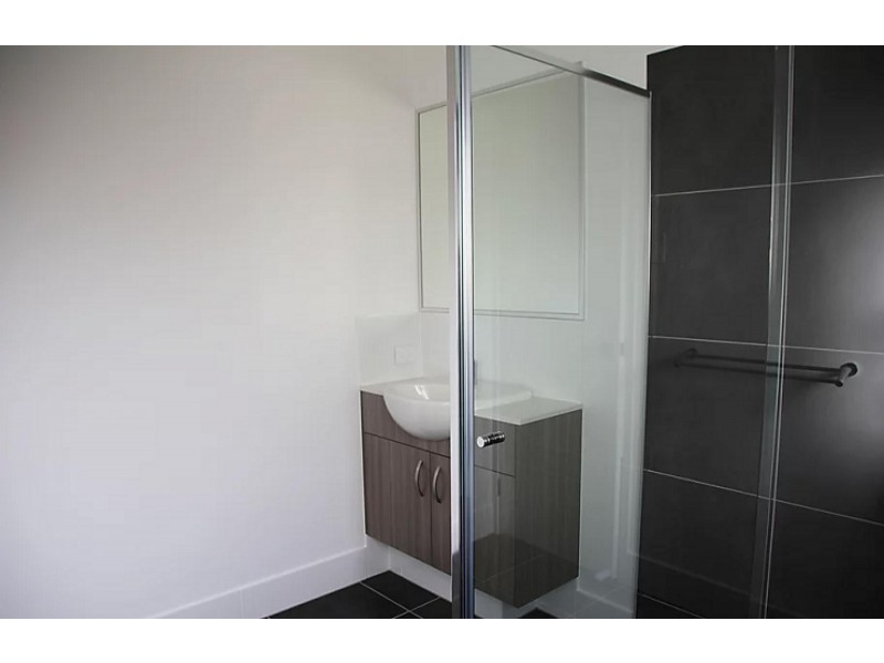 2/24 Arburry Crescent, Brassall QLD 4305