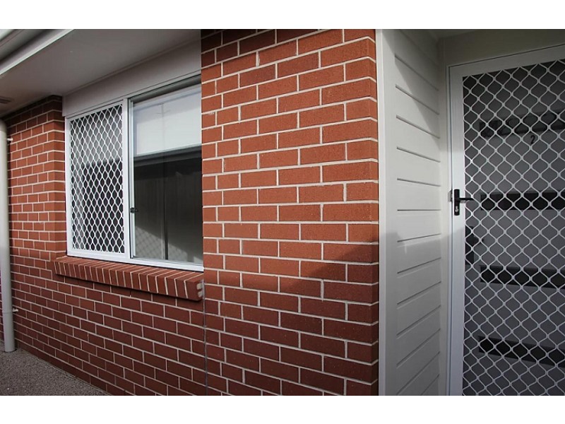 2/24 Arburry Crescent, Brassall QLD 4305