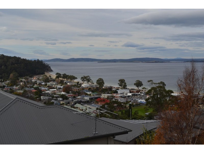 1/27 Auburn Road, Kingston Beach TAS 7050