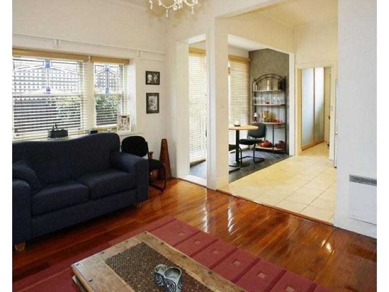 1/13 Bluff Avenue, Elwood VIC 3184