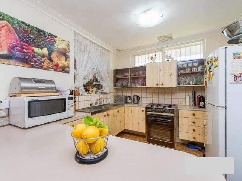 32 Cameron Street, Embleton WA 6062