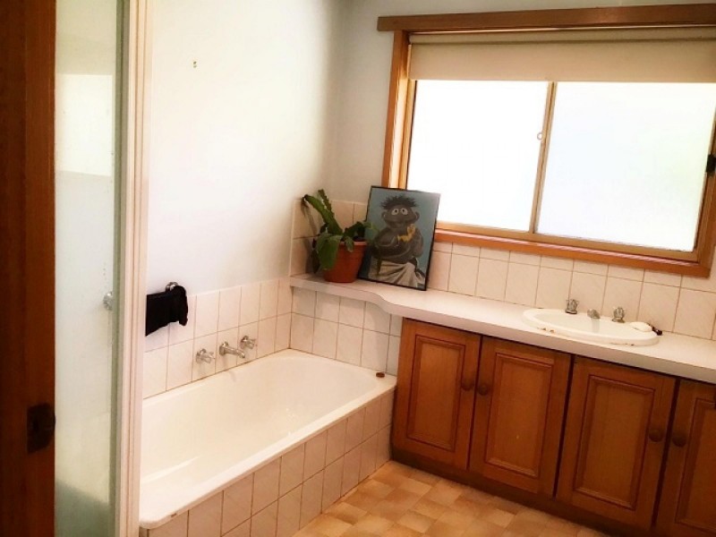 1 Easons Road, Buninyong VIC 3357