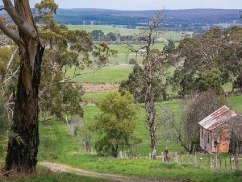 1 Easons Road, Buninyong VIC 3357