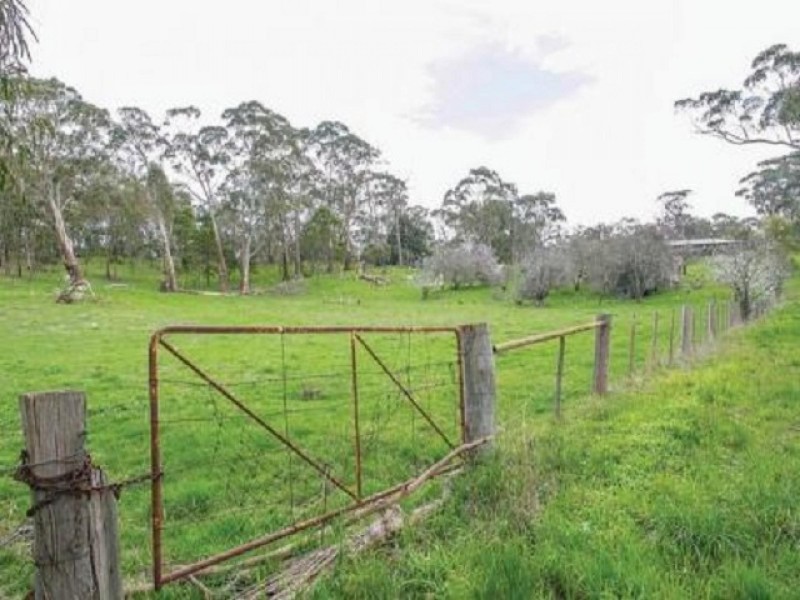 1 Easons Road, Buninyong VIC 3357