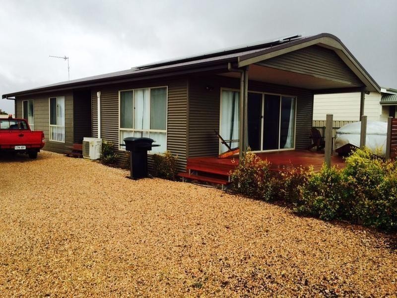 3 Murrin Street, Moonta Bay SA 5558