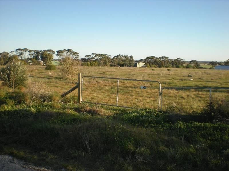 * Railway Parade, Owen SA 5460