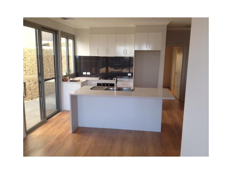 2 The Oaks Parade, Aberfoyle Park SA 5159