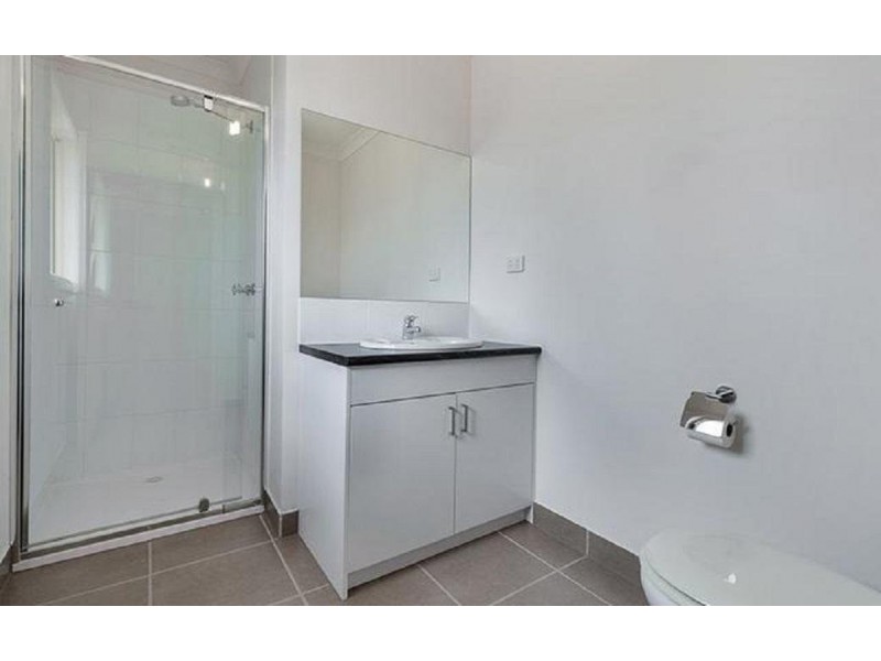 2/10 Shankland Boulevard, Meadow Heights VIC 3048
