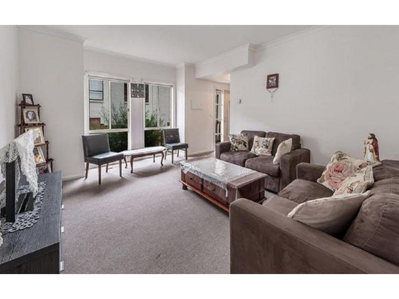 2/10 Shankland Boulevard, Meadow Heights VIC 3048