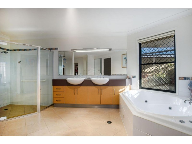 19 Oxford Parade, Pelican Waters QLD 4551