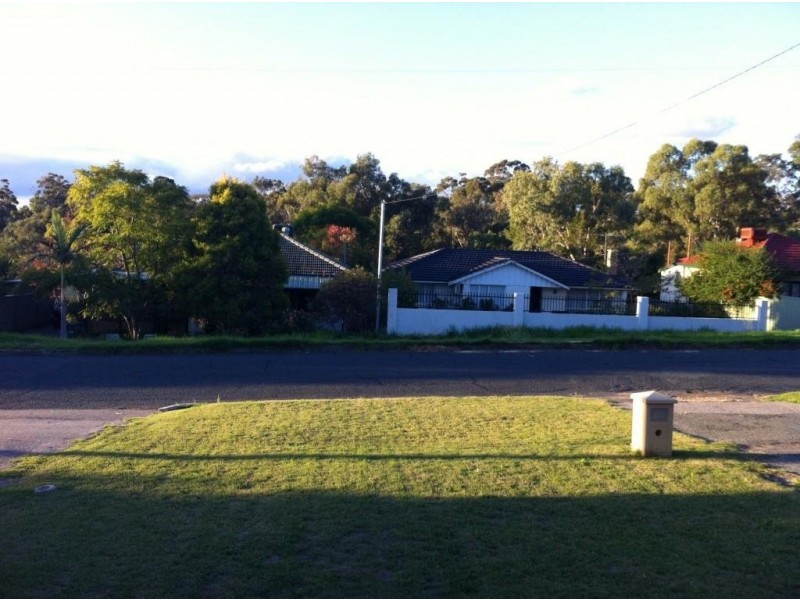 30 Cara Road, Greenmount WA 6056