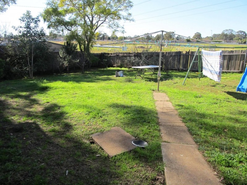 46 Tarawa Road, Lethbridge Park NSW 2770