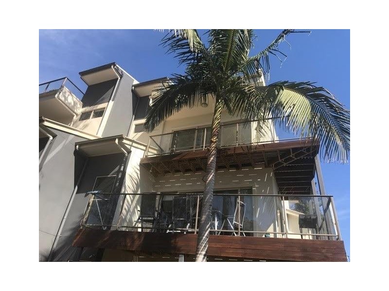 1/3 Bradman Avenue, Maroochydore QLD 4558