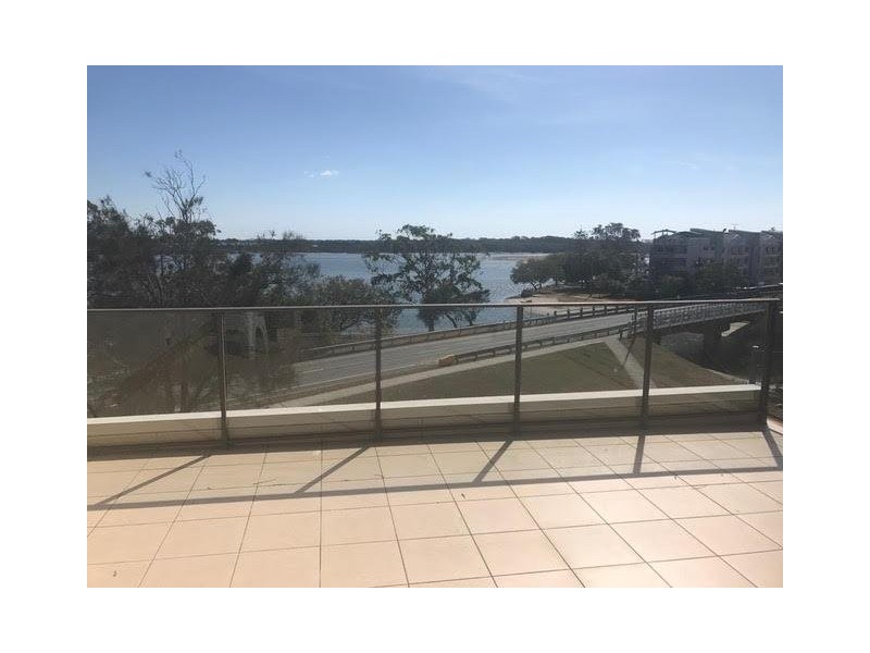1/3 Bradman Avenue, Maroochydore QLD 4558