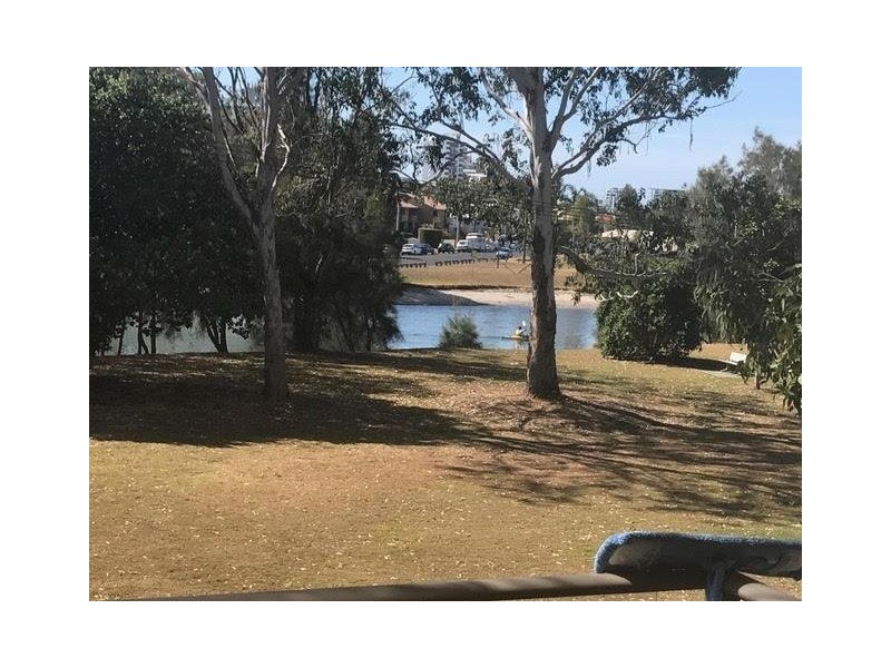 1/3 Bradman Avenue, Maroochydore QLD 4558