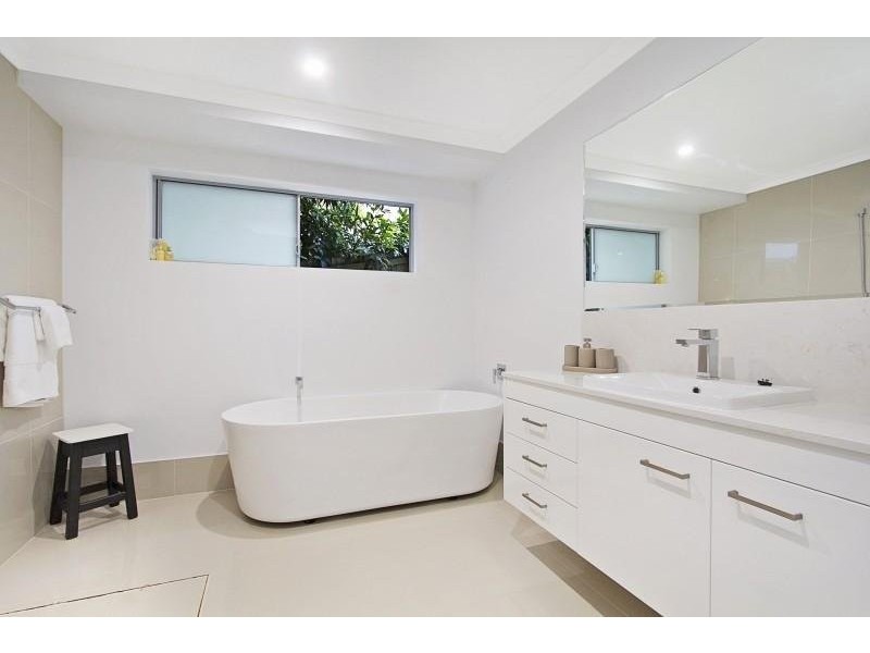 18 Donegal Court, Banora Point NSW 2486