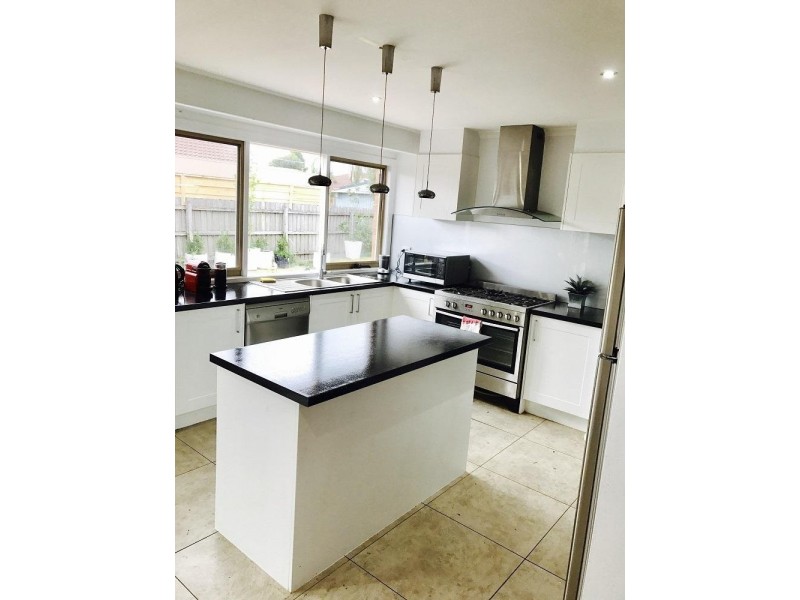 18 Martingale Court, Epping VIC 3076