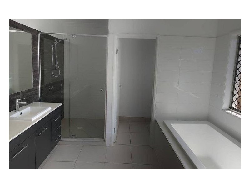 26 Mokera Street, Coral Cove QLD 4670