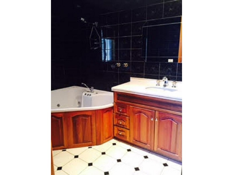 18 Jabez Crescent, Lenah Valley TAS 7008