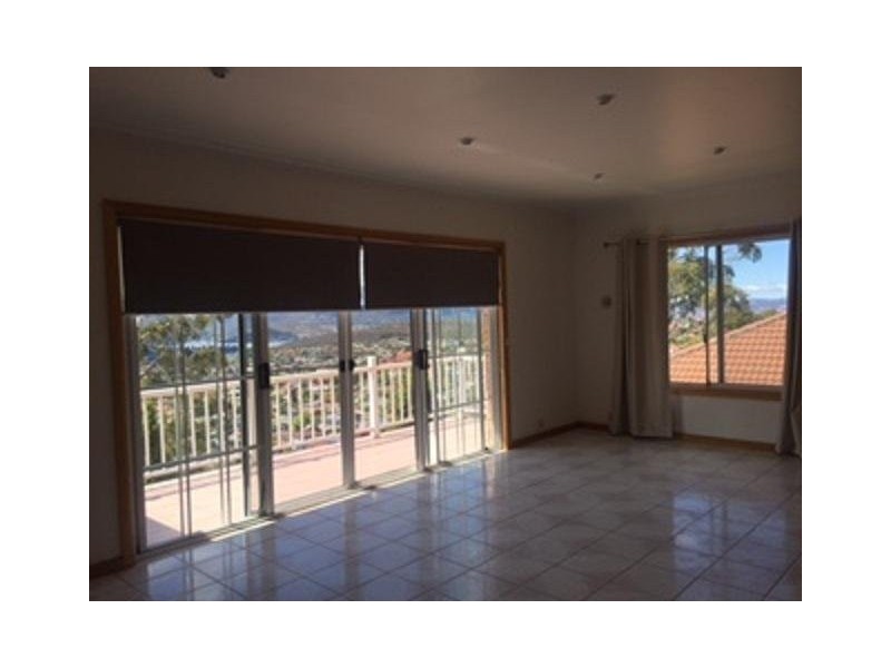 18 Jabez Crescent, Lenah Valley TAS 7008