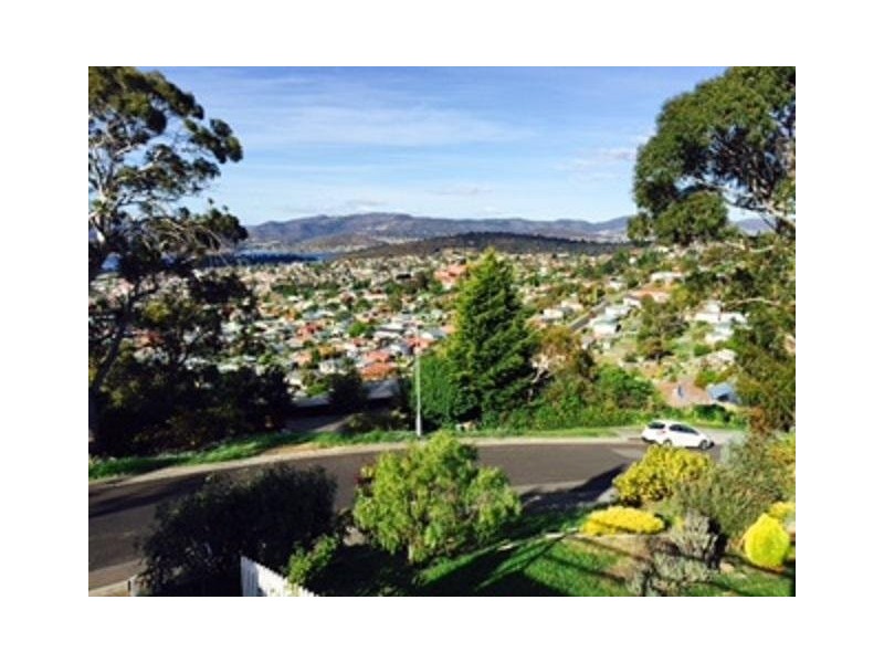 18 Jabez Crescent, Lenah Valley TAS 7008