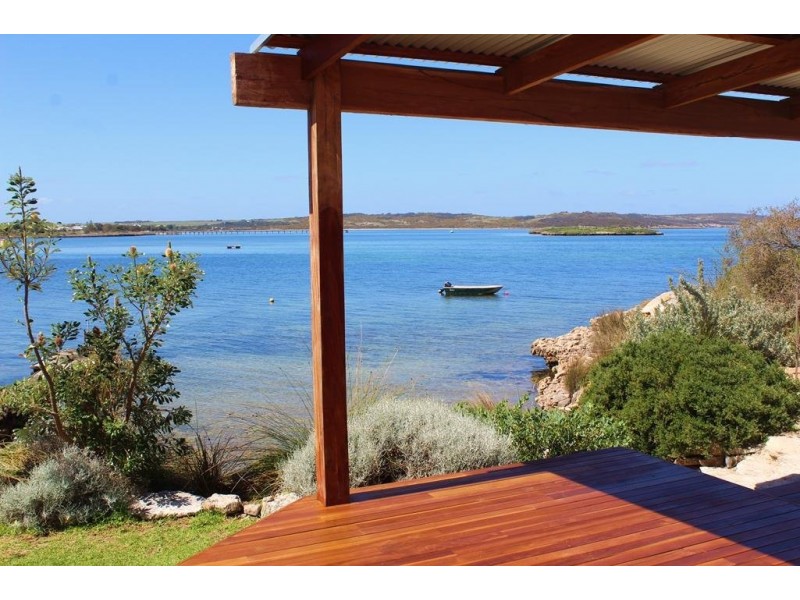 486 Dolphin Drive, Mount Dutton Bay SA 5607