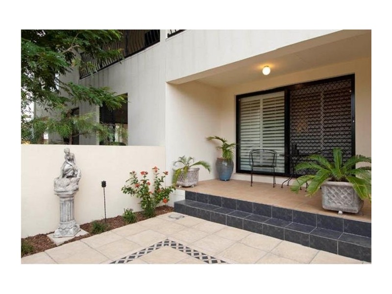 2/29 Sunset Boulevard, Surfers Paradise QLD 4217