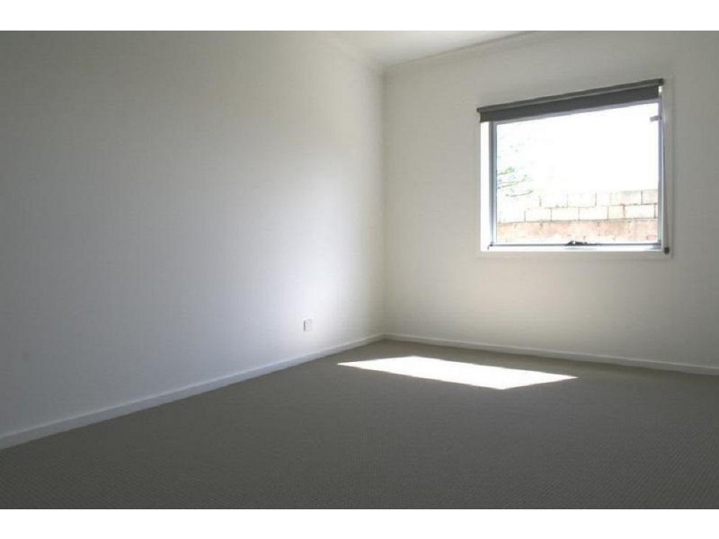 4/2 Dubbo Street, Albion VIC 3020